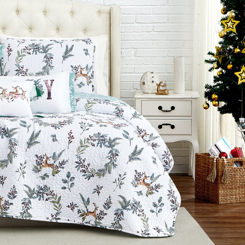 Happy Holidays White Green Microfiber Reversible Quilt Set Twin Quilt 3 Standard Pillows